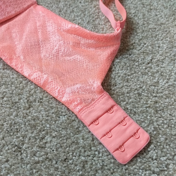 Victoria's Secret Incredible Neon Plunge B… - Picture 5 of 6